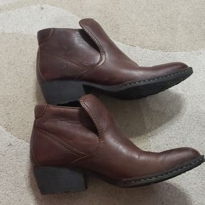 Born Rachelle boots size 8